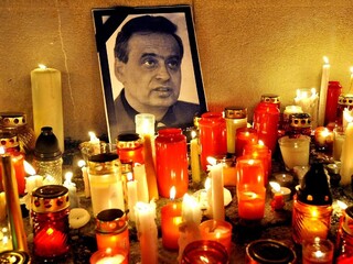 Ernest Valko spomienka sviečky 1140 px (TASR/Štefan Puškáš)